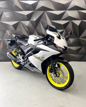 YAMAHA YZF R15 